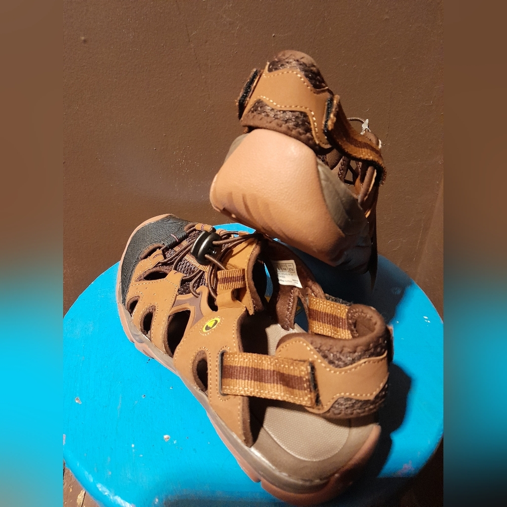 Woman's Atika outdoor sandals . Size 10